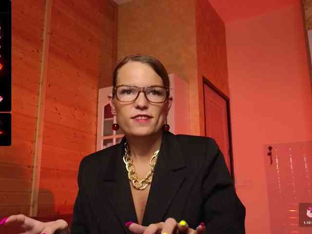 Findom_Lady_Shine webcam