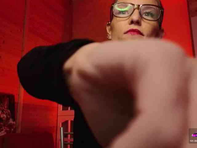 Findom_Lady_Shine webcam