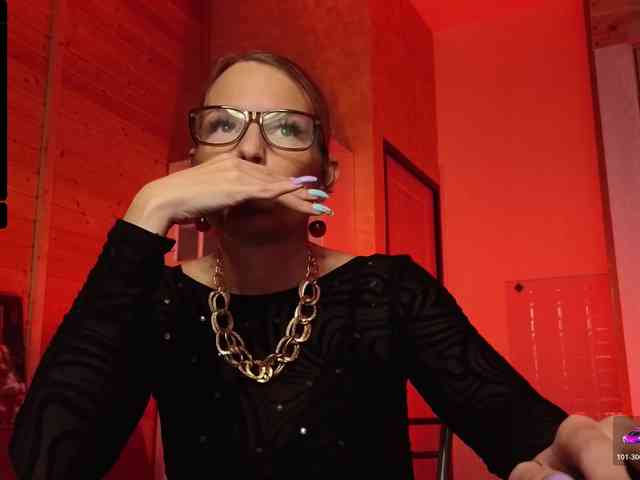 Findom_Lady_Shine webcam