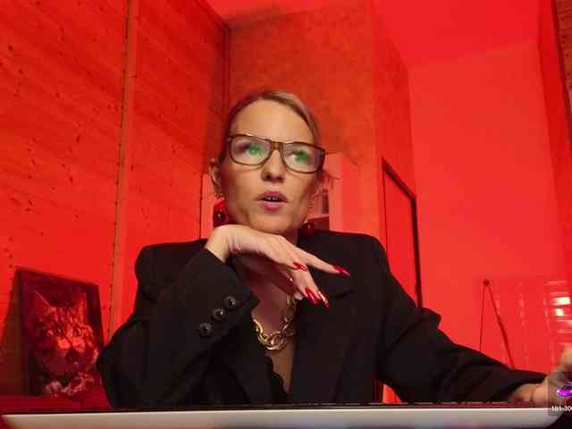 Findom_Lady_Shine webcam