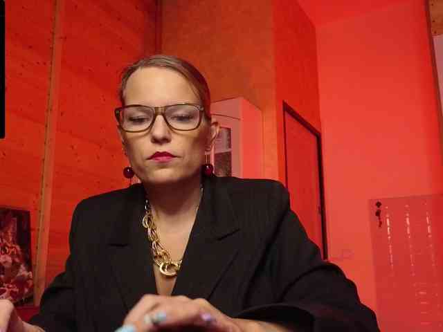 Findom_Lady_Shine webcam