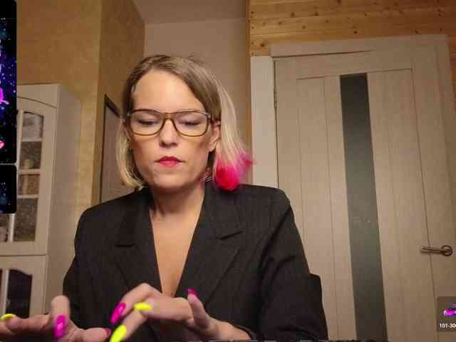 Findom_Lady_Shine webcam
