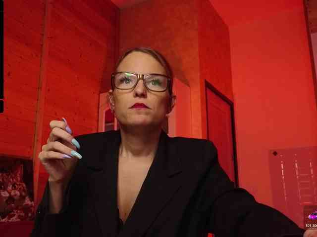 Findom_Lady_Shine webcam