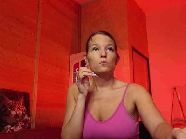 Findom_Lady_Shine webcam