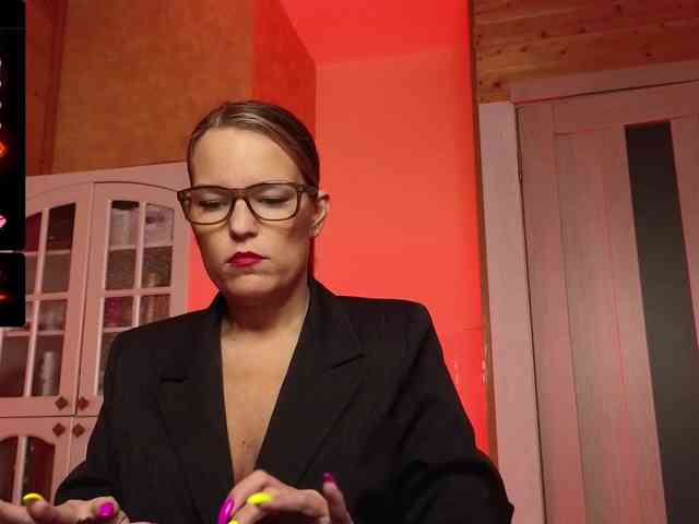 Findom_Lady_Shine webcam