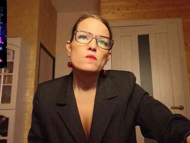 Findom_Lady_Shine webcam