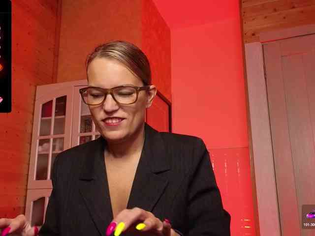 Findom_Lady_Shine webcam