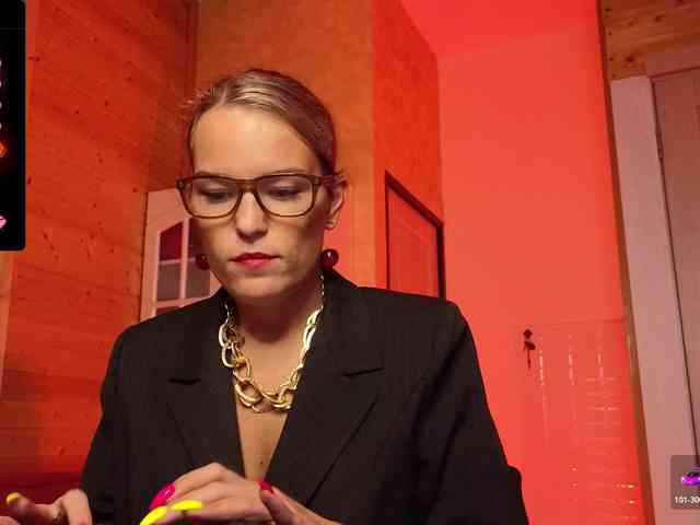 Findom_Lady_Shine webcam