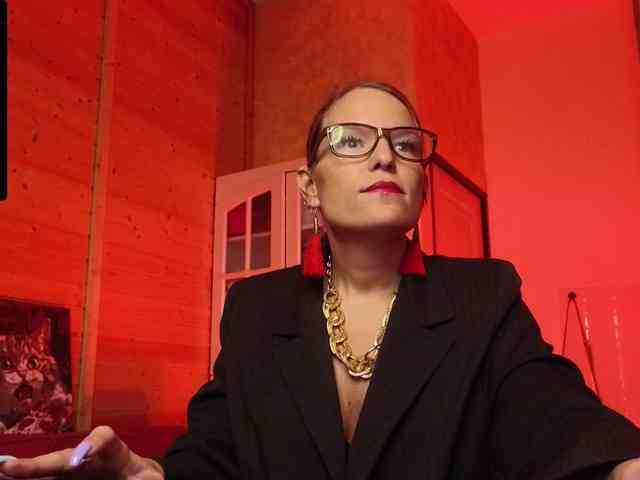 Findom_Lady_Shine webcam