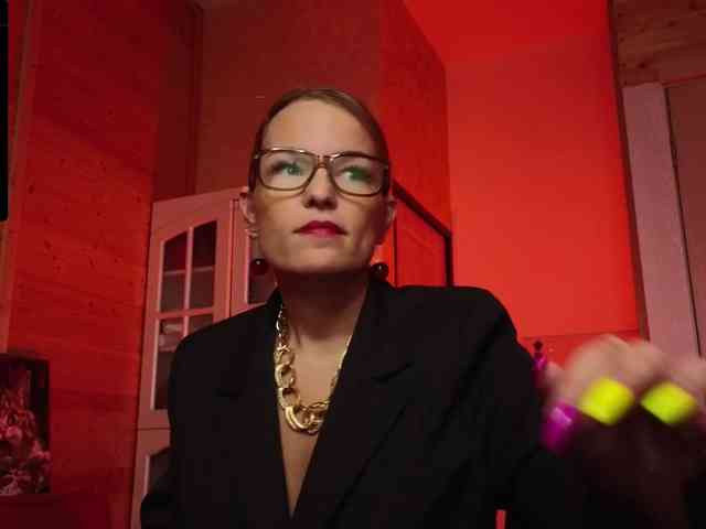 Findom_Lady_Shine webcam