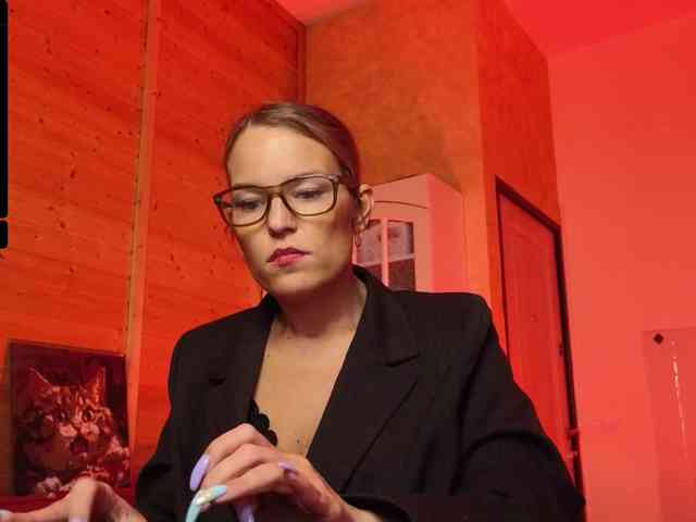 Findom_Lady_Shine webcam