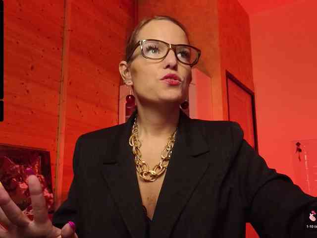 Findom_Lady_Shine webcam