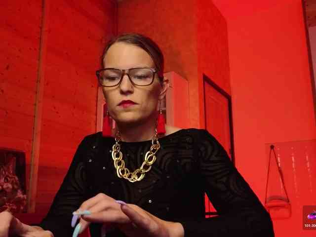 Findom_Lady_Shine webcam