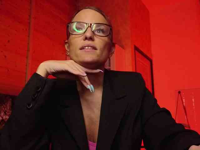 Findom_Lady_Shine webcam