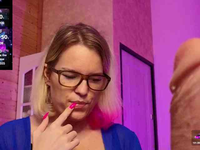 Findom_Lady_Shine webcam