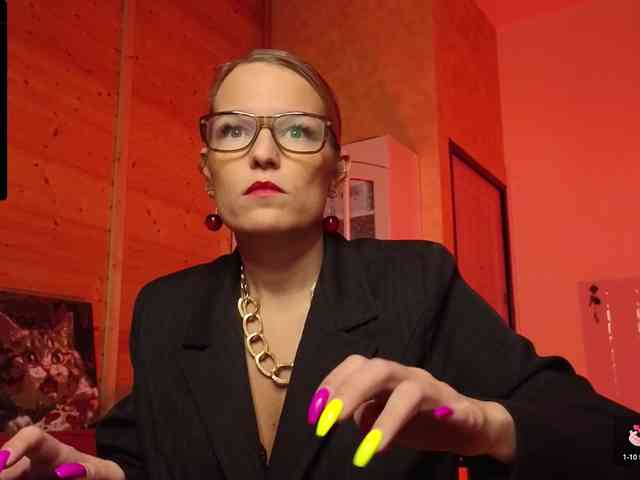 Findom_Lady_Shine webcam