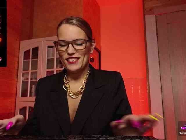 Findom_Lady_Shine webcam