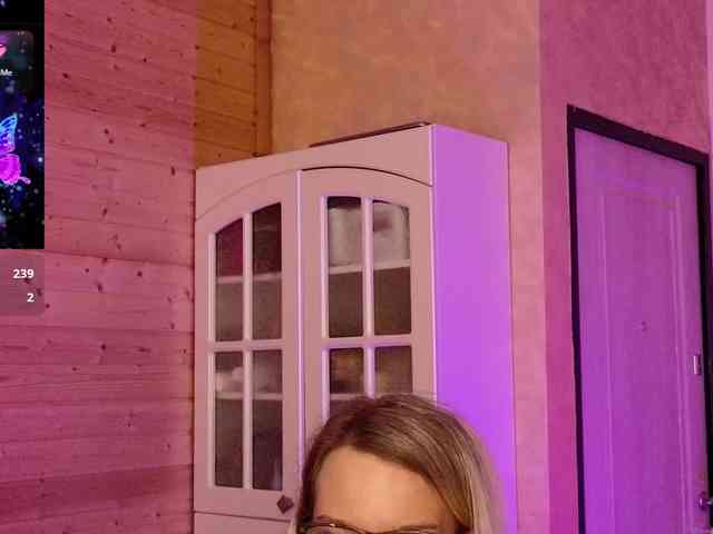 Findom_Lady_Shine webcam