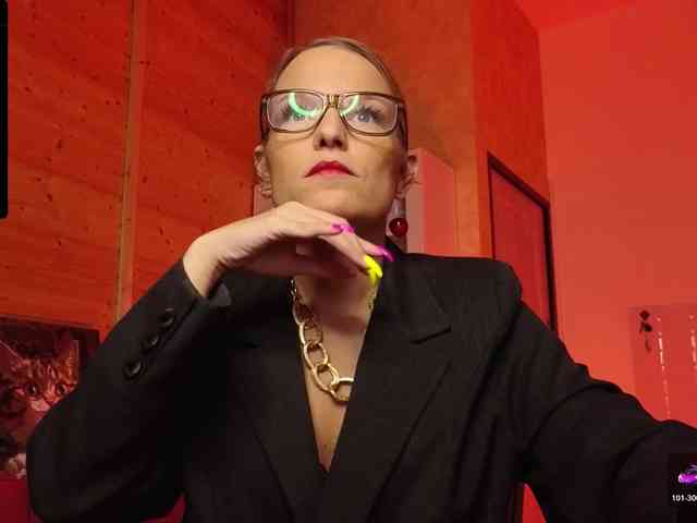 Findom_Lady_Shine webcam