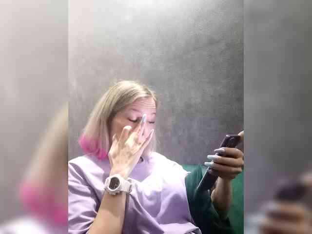 Findom_Lady_Shine webcam