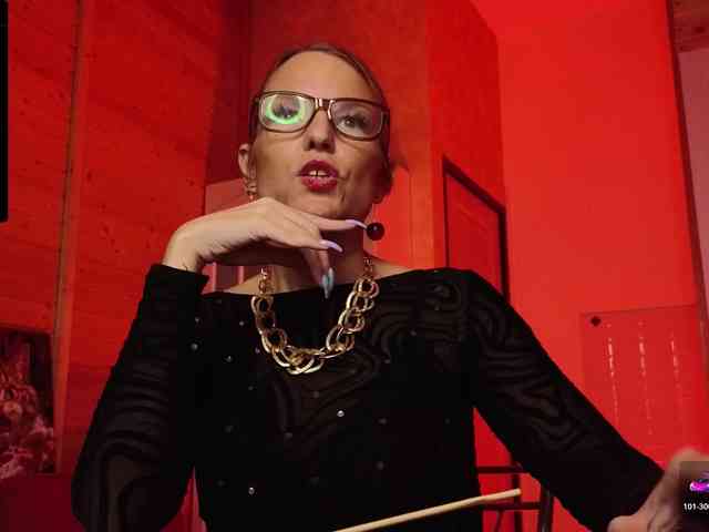 Findom_Lady_Shine webcam