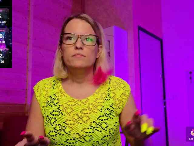Findom_Lady_Shine webcam