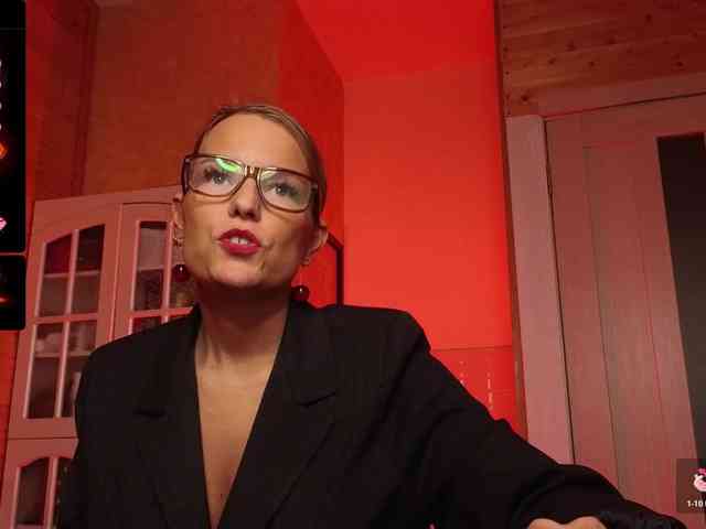 Findom_Lady_Shine webcam