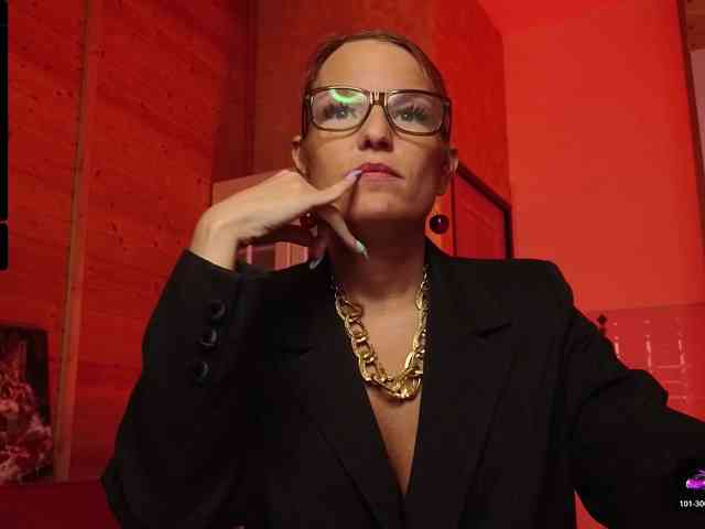 Findom_Lady_Shine webcam