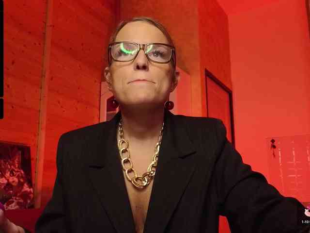 Findom_Lady_Shine webcam