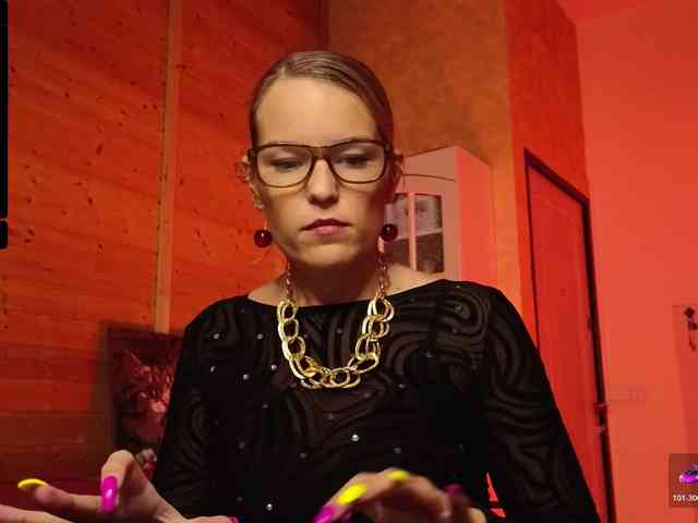 Findom_Lady_Shine webcam