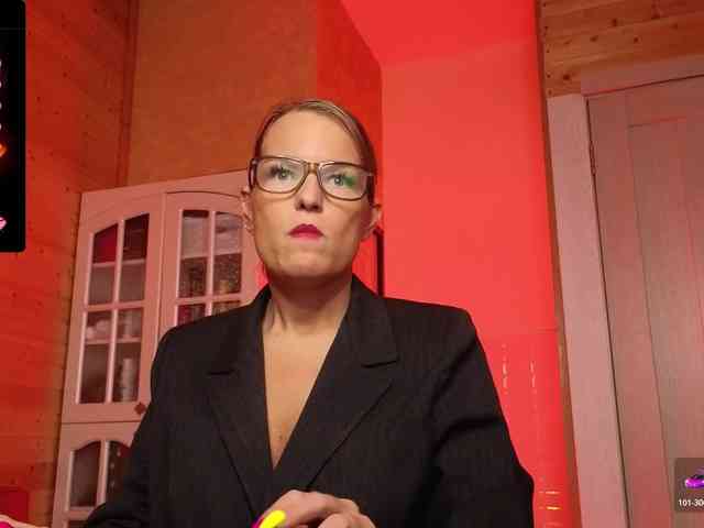 Findom_Lady_Shine webcam