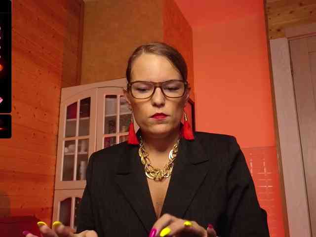 Findom_Lady_Shine webcam