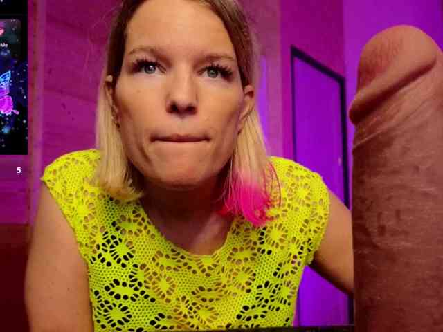 Findom_Lady_Shine webcam