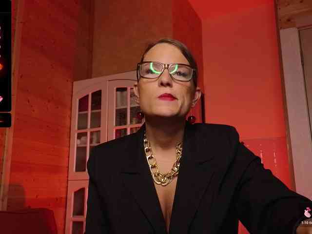 Findom_Lady_Shine webcam