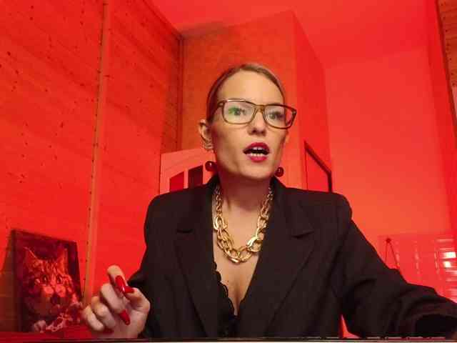 Findom_Lady_Shine webcam