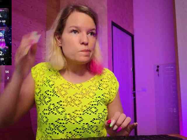 Findom_Lady_Shine webcam