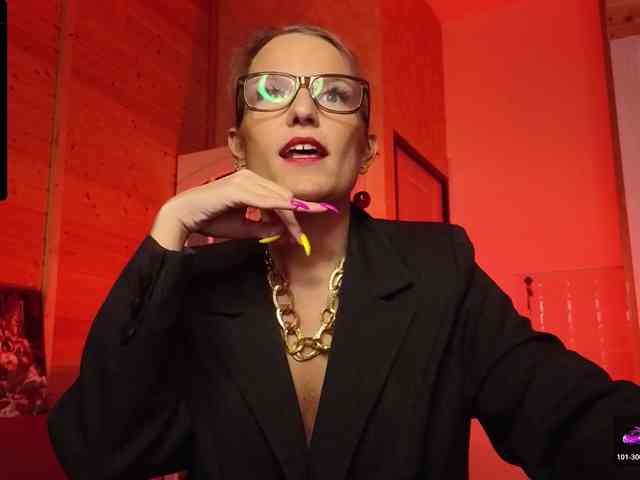 Findom_Lady_Shine webcam