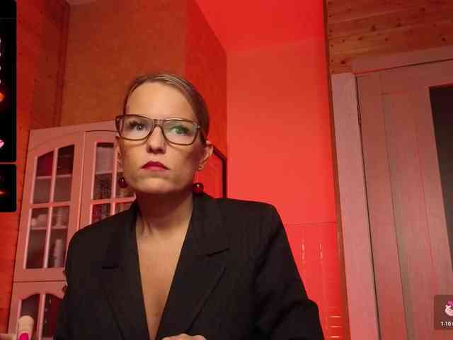 Findom_Lady_Shine webcam