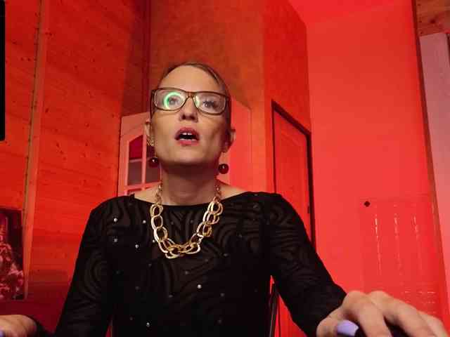 Findom_Lady_Shine webcam