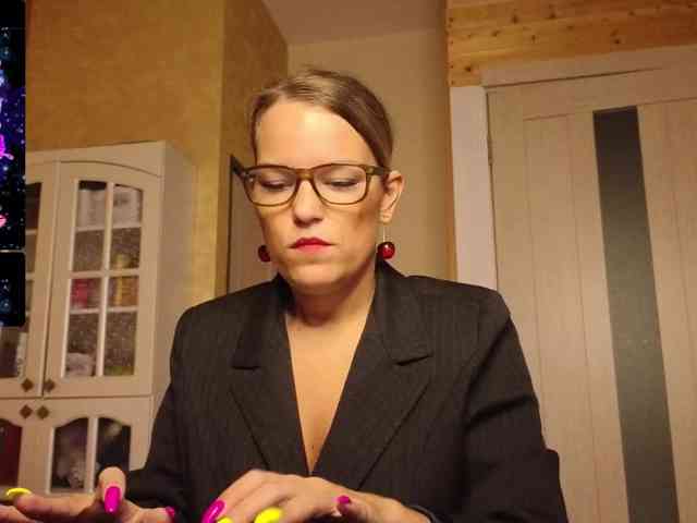 Findom_Lady_Shine webcam