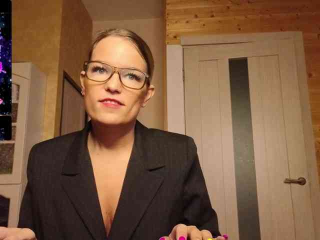Findom_Lady_Shine webcam