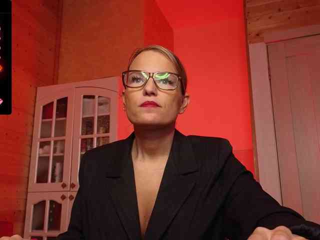 Findom_Lady_Shine webcam