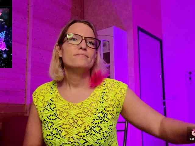 Findom_Lady_Shine webcam