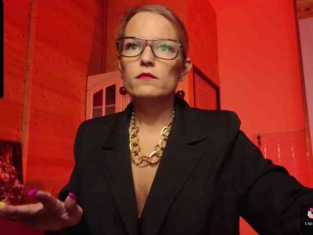 Findom_Lady_Shine webcam