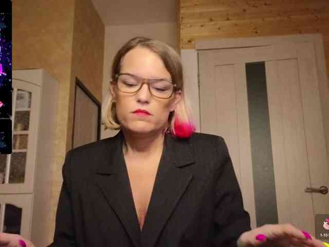 Findom_Lady_Shine webcam