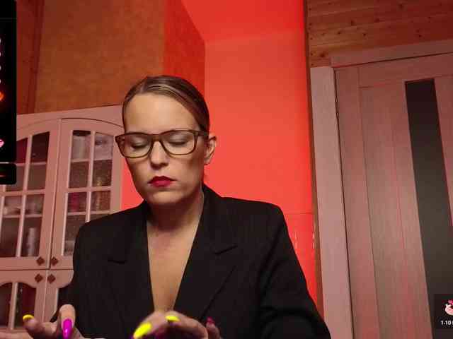 Findom_Lady_Shine webcam