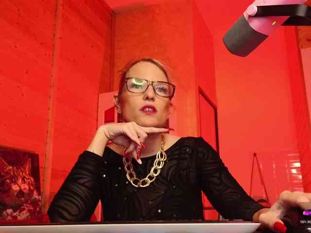 Findom_Lady_Shine webcam