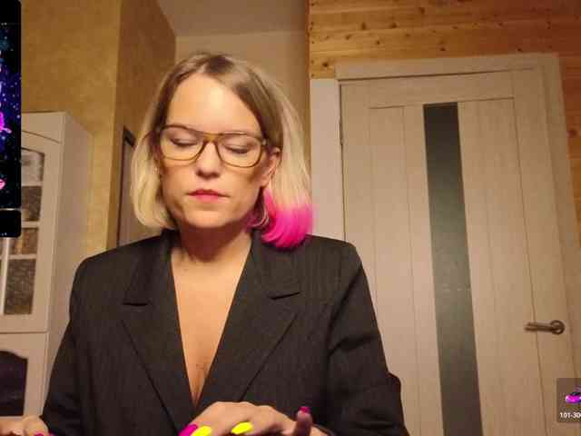 Findom_Lady_Shine webcam