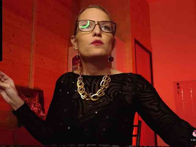 Findom_Lady_Shine webcam