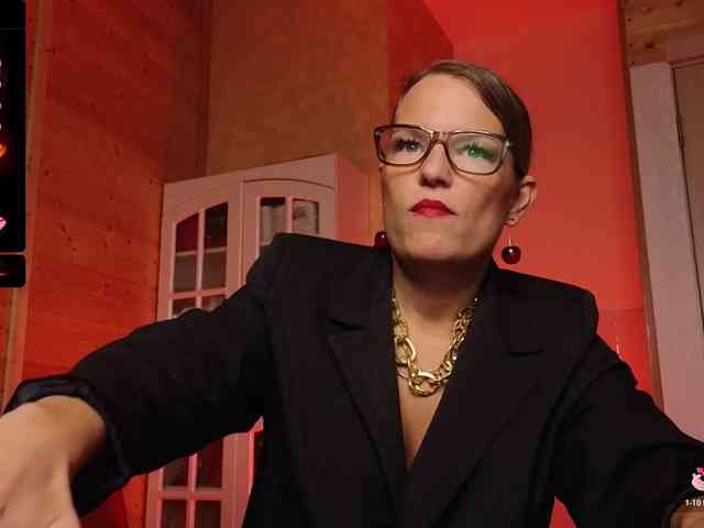 Findom_Lady_Shine webcam